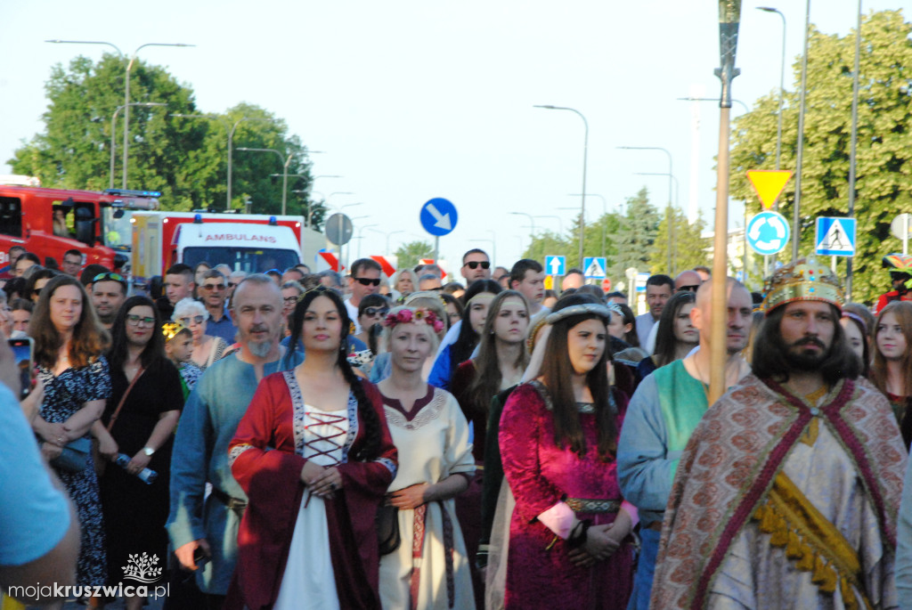 Chrzest Mieszka I i „Pochód Dziejów” w Kruszwicy [ZDJĘCIA]