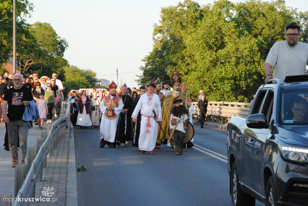 Chrzest Mieszka I i „Pochód Dziejów” w Kruszwicy [ZDJĘCIA]