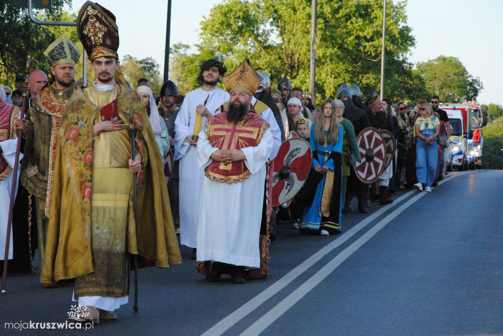 Chrzest Mieszka I i „Pochód Dziejów” w Kruszwicy [ZDJĘCIA]