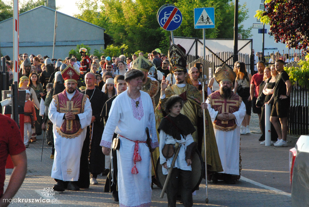 Chrzest Mieszka I i „Pochód Dziejów” w Kruszwicy [ZDJĘCIA]