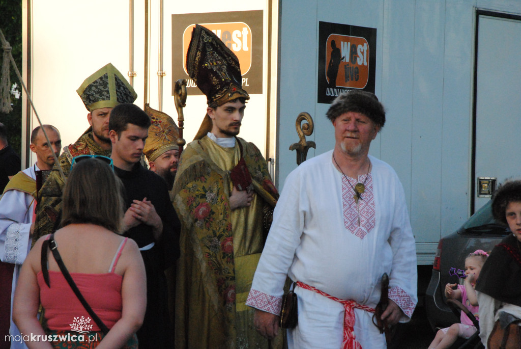 Koronacja Bolesława Chrobrego: Artystyczne widowisko pod Mysią Wieżą [ZDJĘCIA]