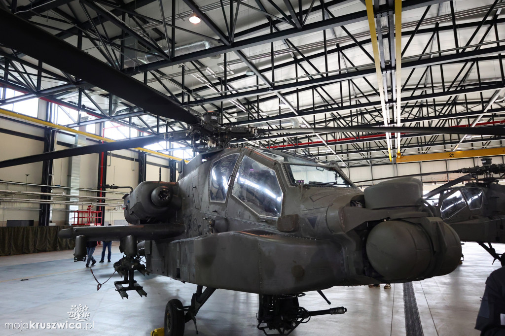 Apache wylądowały w Latkowie. Nowy etap w modernizacji polskiego lotnictwa wojskowego