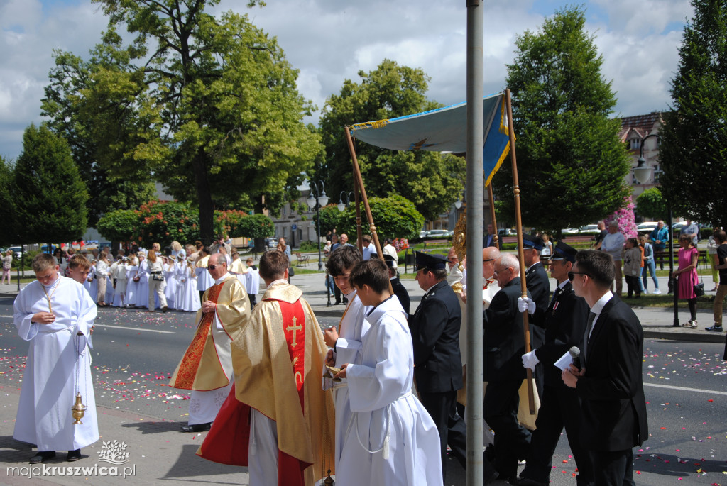 Boże Ciało w parafii św. Teresy od Dzieciątka Jezus w Kruszwicy
