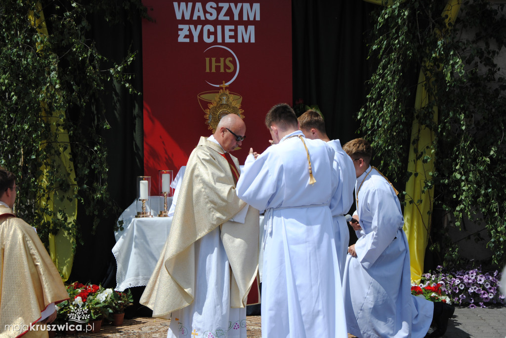 Boże Ciało w parafii św. Teresy od Dzieciątka Jezus w Kruszwicy
