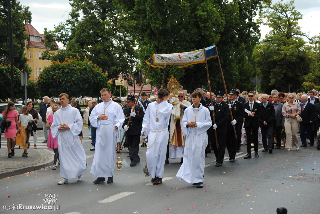 Boże Ciało w parafii św. Teresy od Dzieciątka Jezus w Kruszwicy