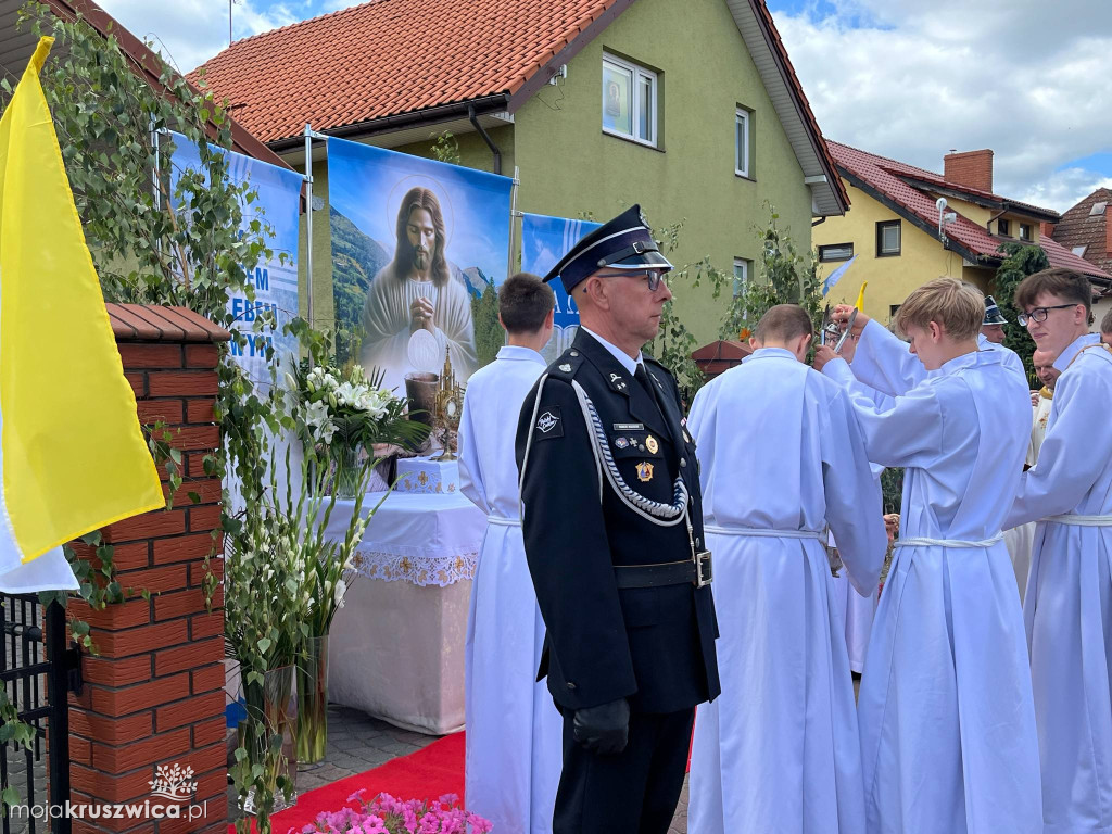 Boże Ciało w kruszwickiej kolegiacie [FOTORELACJA ANTONI SOBIERAJ/TOMASZ DOLIGALSKI]