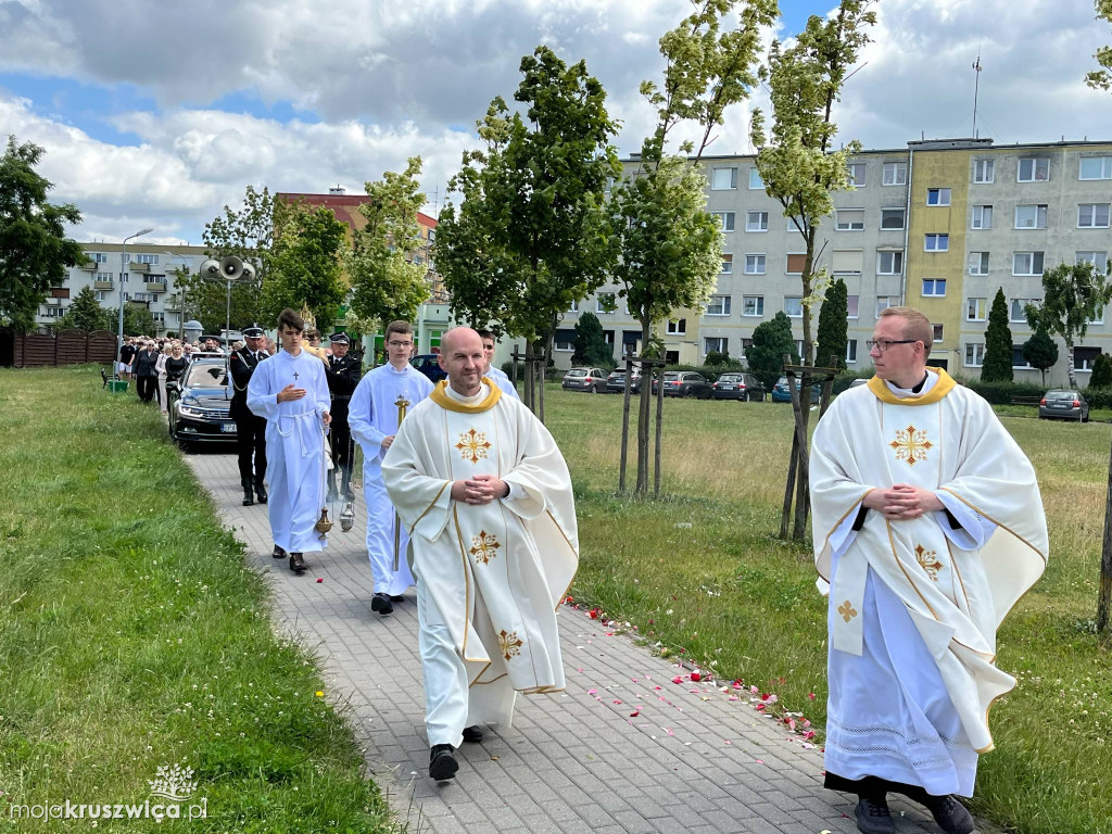 Boże Ciało w kruszwickiej kolegiacie [FOTORELACJA ANTONI SOBIERAJ/TOMASZ DOLIGALSKI]