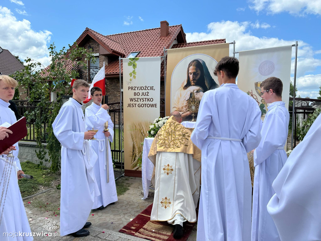 Boże Ciało w kruszwickiej kolegiacie [FOTORELACJA ANTONI SOBIERAJ/TOMASZ DOLIGALSKI]