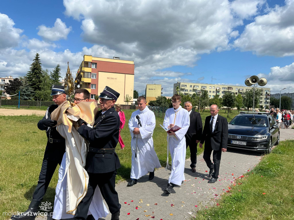 Boże Ciało w kruszwickiej kolegiacie [FOTORELACJA ANTONI SOBIERAJ/TOMASZ DOLIGALSKI]