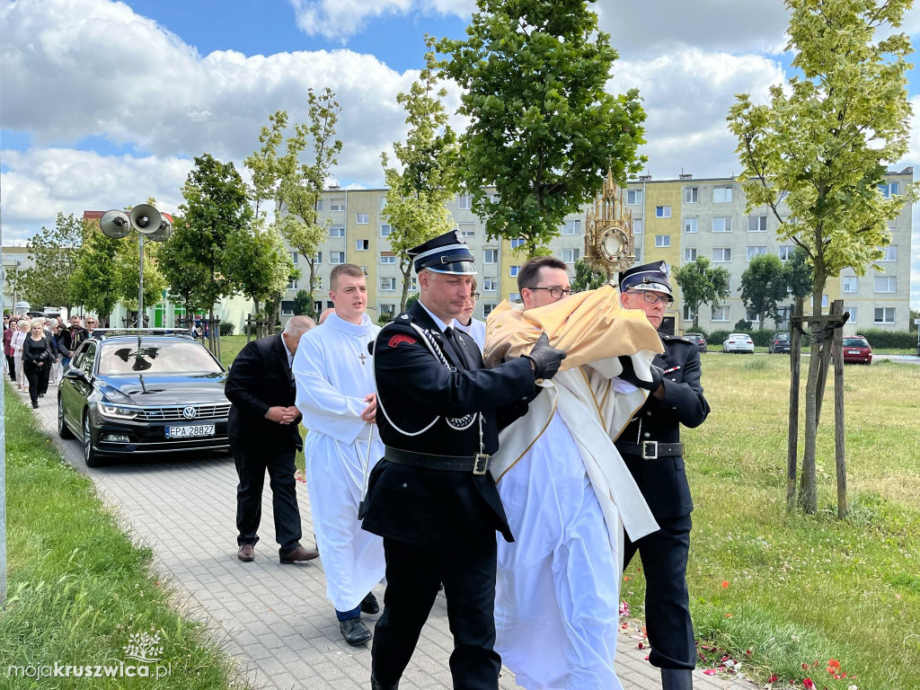 Boże Ciało w kruszwickiej kolegiacie [FOTORELACJA ANTONI SOBIERAJ/TOMASZ DOLIGALSKI]