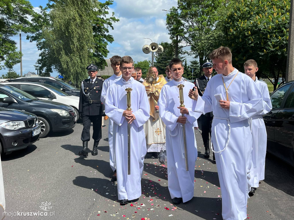 Boże Ciało w kruszwickiej kolegiacie [FOTORELACJA ANTONI SOBIERAJ/TOMASZ DOLIGALSKI]