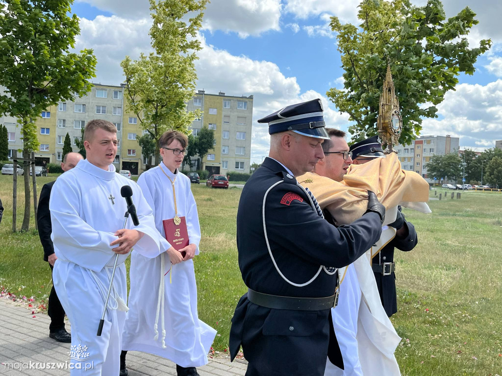 Boże Ciało w kruszwickiej kolegiacie [FOTORELACJA ANTONI SOBIERAJ/TOMASZ DOLIGALSKI]