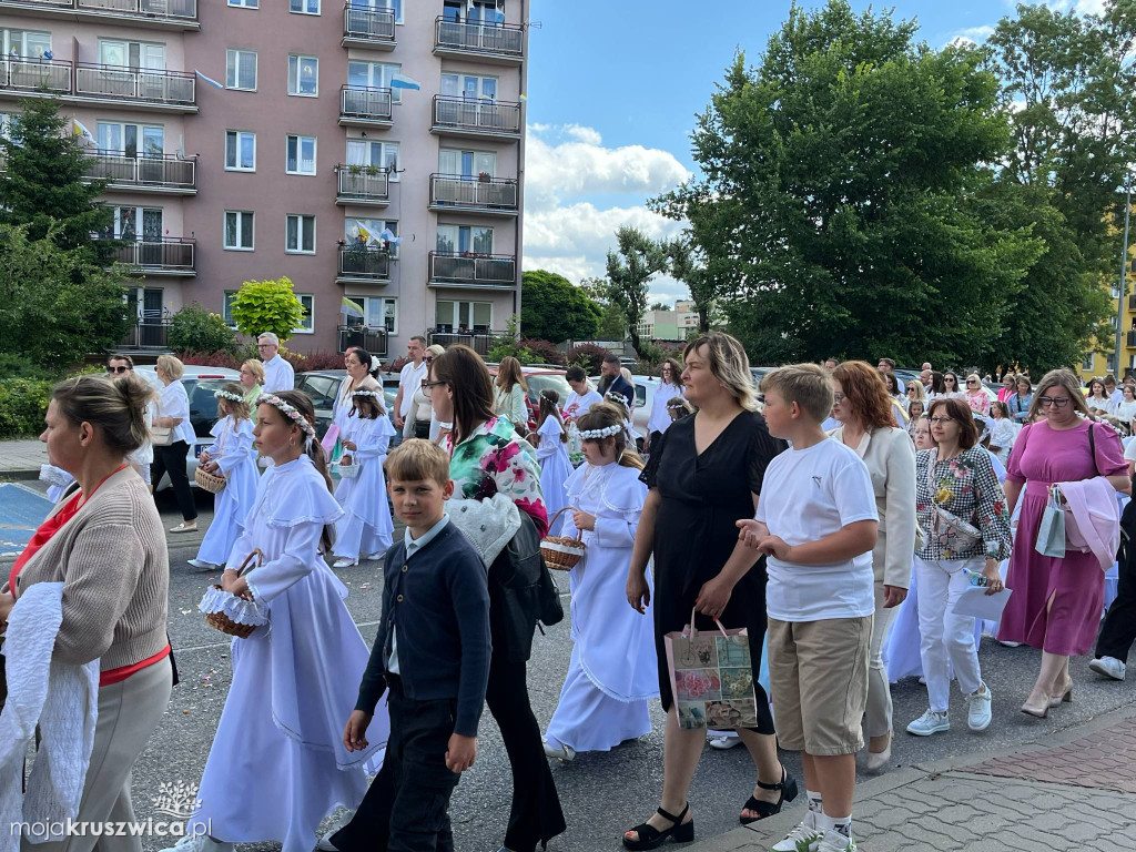 Boże Ciało w kruszwickiej kolegiacie [FOTORELACJA ANTONI SOBIERAJ/TOMASZ DOLIGALSKI]