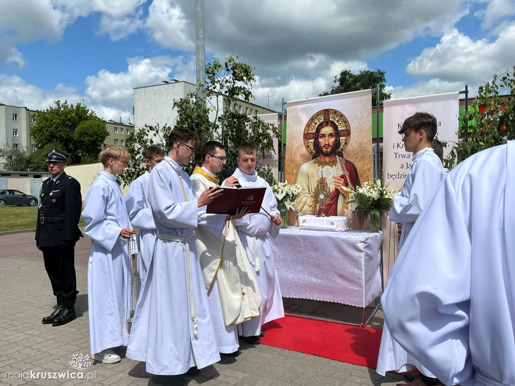 Boże Ciało w kruszwickiej kolegiacie [FOTORELACJA ANTONI SOBIERAJ/TOMASZ DOLIGALSKI]