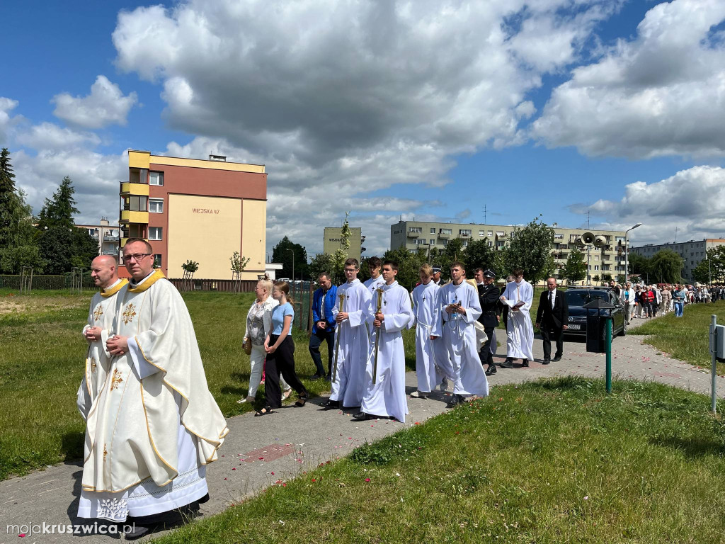 Boże Ciało w kruszwickiej kolegiacie [FOTORELACJA ANTONI SOBIERAJ/TOMASZ DOLIGALSKI]