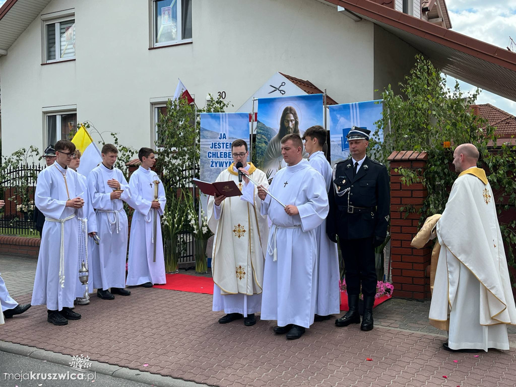Boże Ciało w kruszwickiej kolegiacie [FOTORELACJA ANTONI SOBIERAJ/TOMASZ DOLIGALSKI]