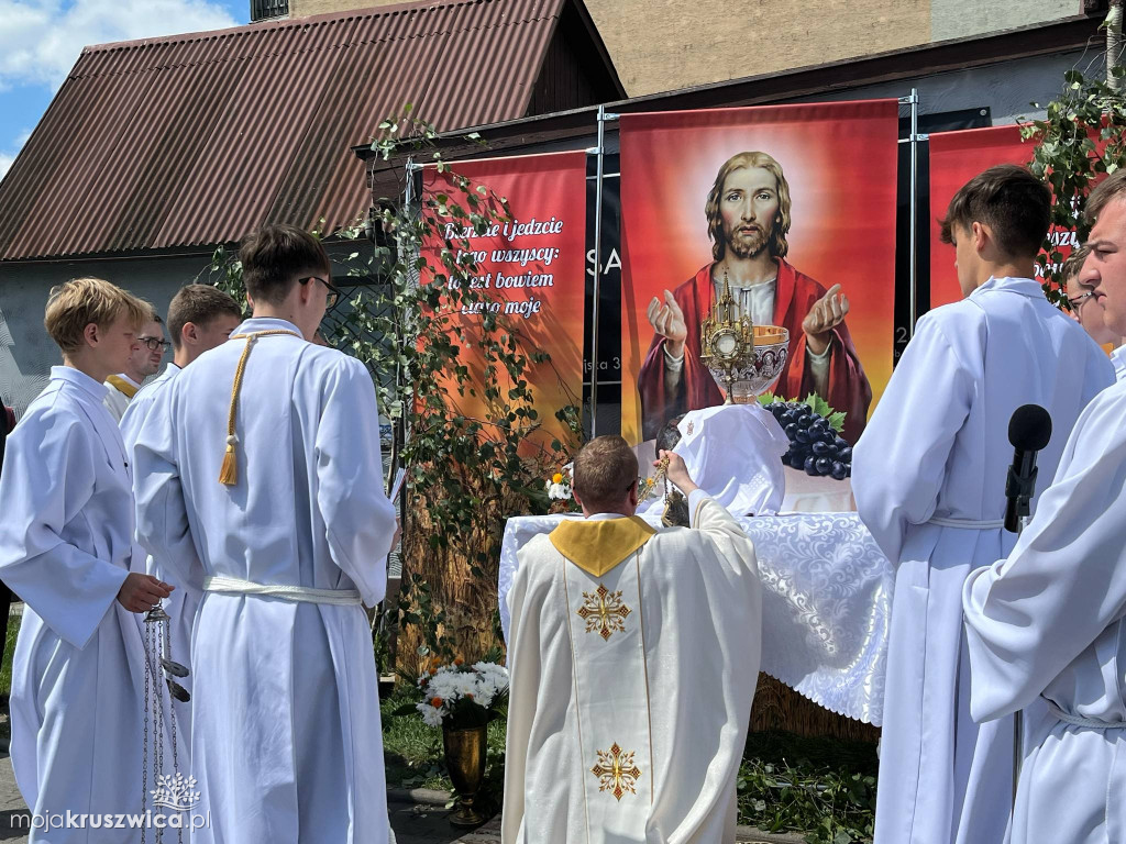 Boże Ciało w kruszwickiej kolegiacie [FOTORELACJA ANTONI SOBIERAJ/TOMASZ DOLIGALSKI]