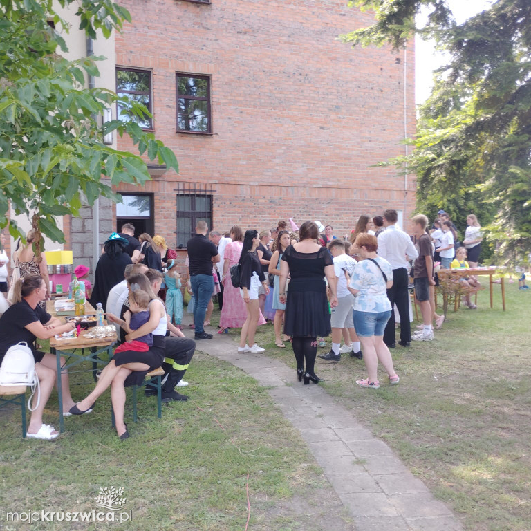 W Kruszwicy trwa rodzinny piknik parafialny [ZDJĘCIA]