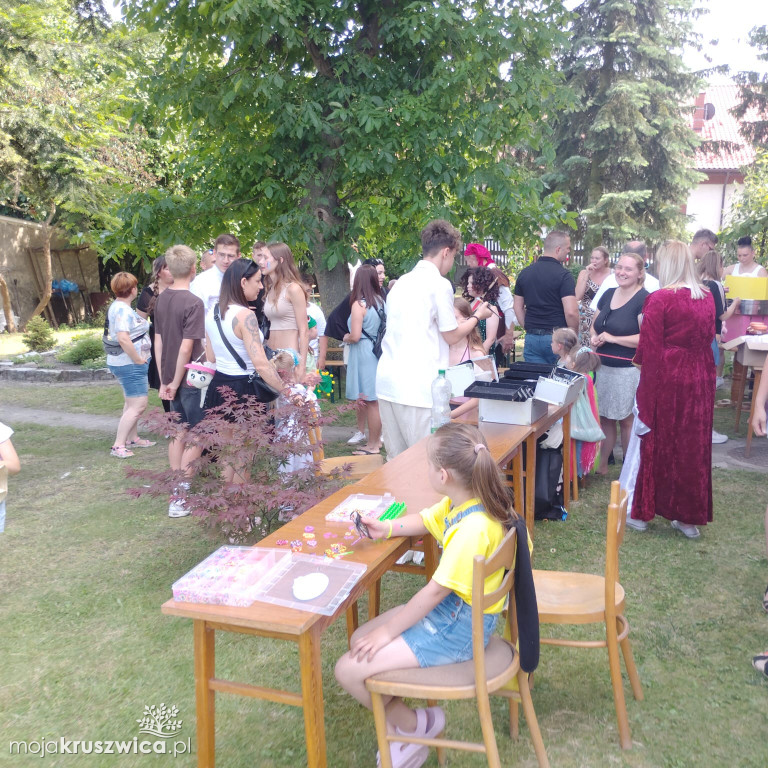 W Kruszwicy trwa rodzinny piknik parafialny [ZDJĘCIA]