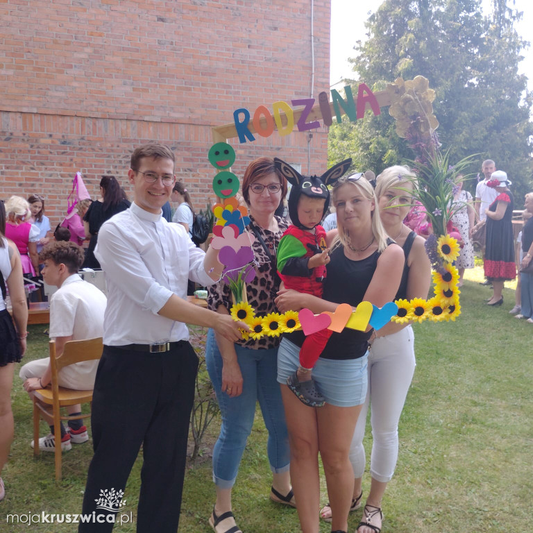 W Kruszwicy trwa rodzinny piknik parafialny [ZDJĘCIA]