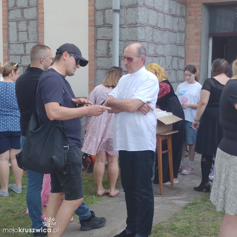 W Kruszwicy trwa rodzinny piknik parafialny [ZDJĘCIA]