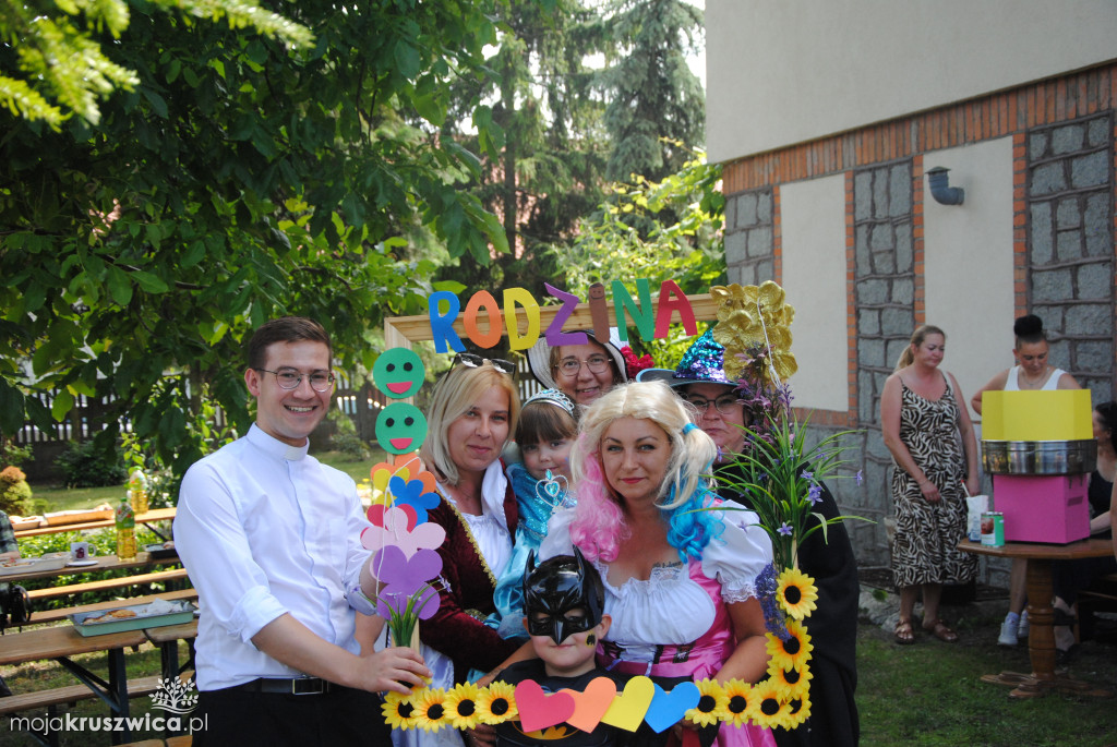 Piknik Parafialny w ogrodach Parafii św. Teresy od Dzieciątka Jezus