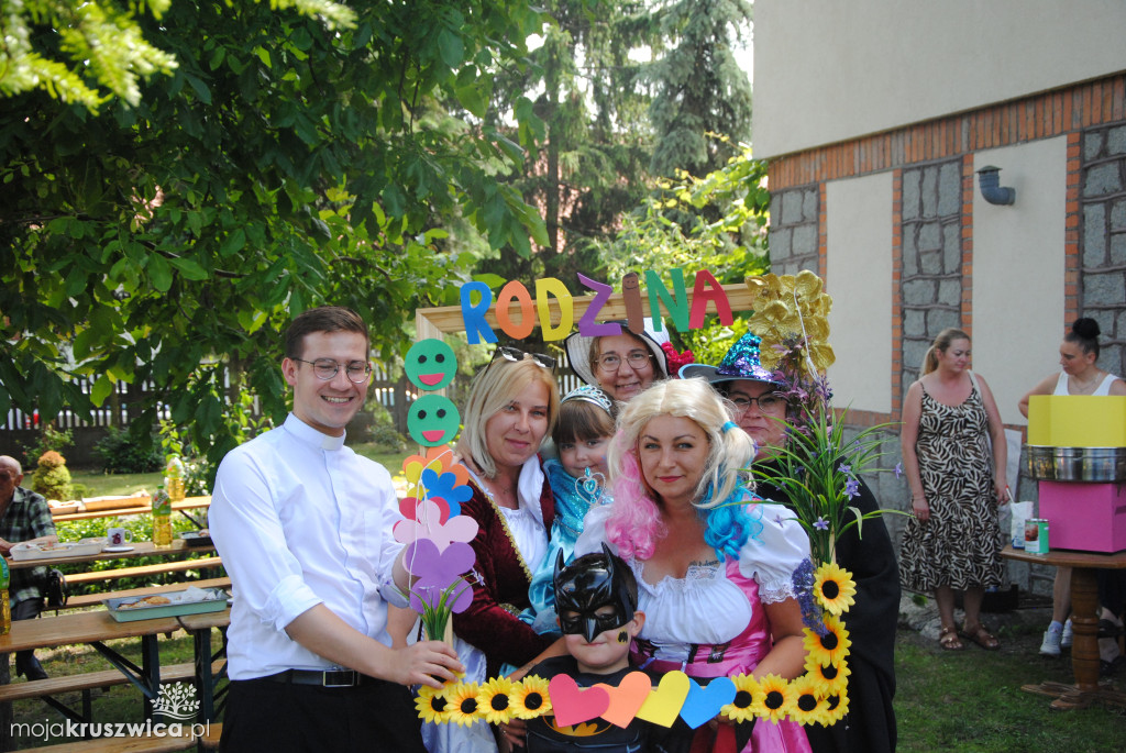 Piknik Parafialny w ogrodach Parafii św. Teresy od Dzieciątka Jezus