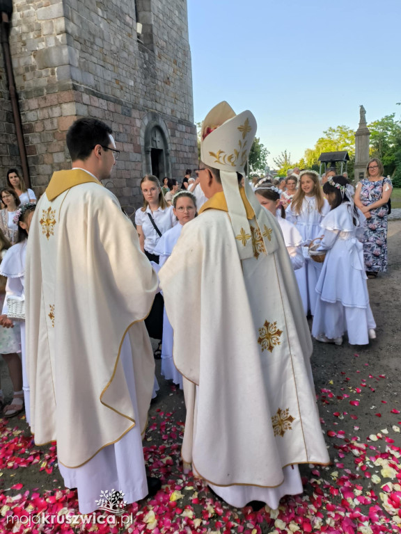 Zakończenie Oktawy Bożego Ciała w Kruszwicy z udziałem biskupa Radosława Orchowicza