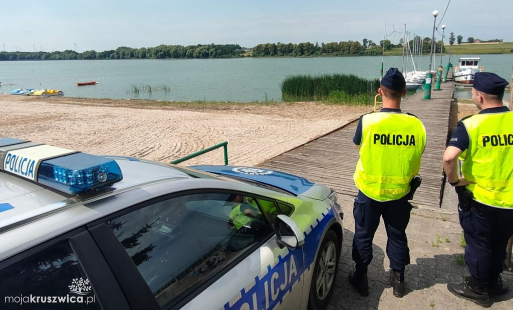 Policja z patrolami nad wodą. Wzmożone kontrole m.in. nad Gopłem [GALERIA]