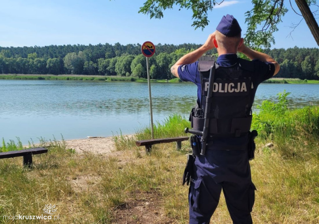 Policja z patrolami nad wodą. Wzmożone kontrole m.in. nad Gopłem [GALERIA]