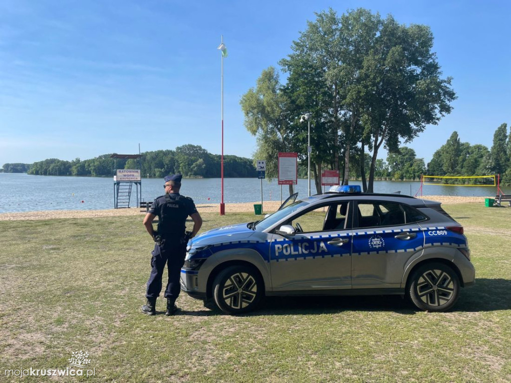 Policja z patrolami nad wodą. Wzmożone kontrole m.in. nad Gopłem [GALERIA]