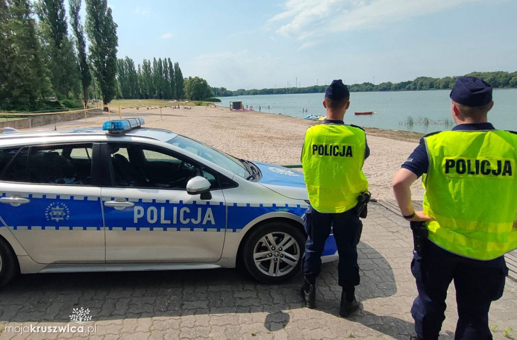 Policja z patrolami nad wodą. Wzmożone kontrole m.in. nad Gopłem [GALERIA]