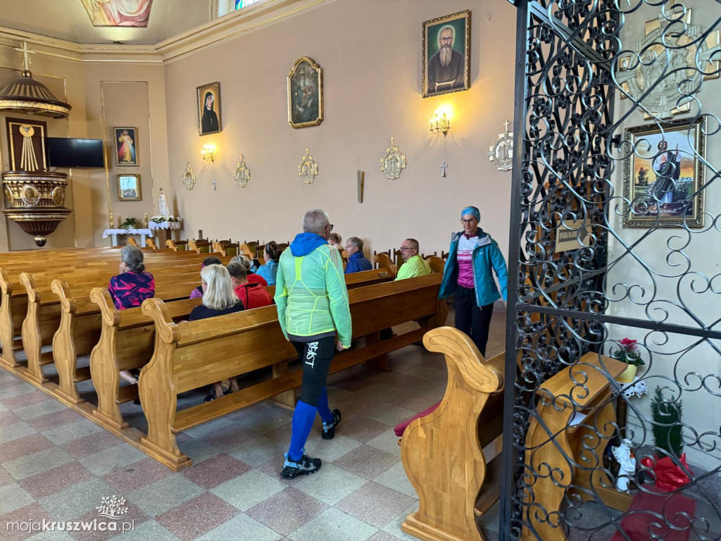Rowerzyści rozpoczęli pielgrzymkę na Jasną Górę. Za nimi Msza Święta