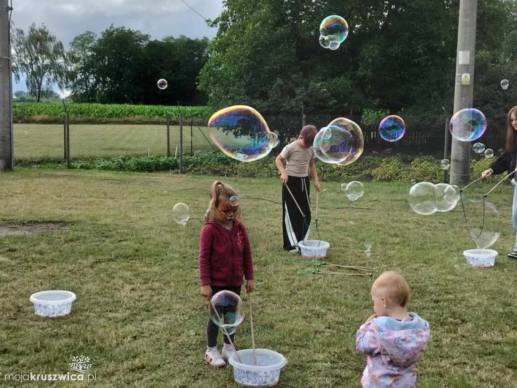 Piknik rodzinny w Ostrowie i Popowie: wspólna zabawa mimo niepewnej pogody