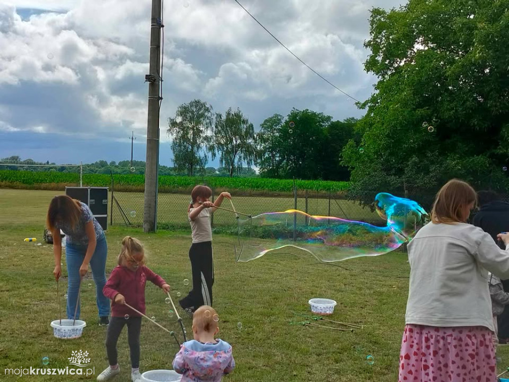 Piknik rodzinny w Ostrowie i Popowie: wspólna zabawa mimo niepewnej pogody