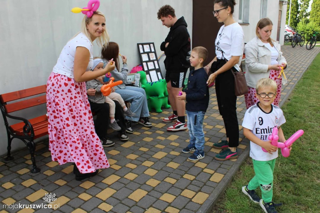 Piknik rodzinny w Ostrowie i Popowie: wspólna zabawa mimo niepewnej pogody