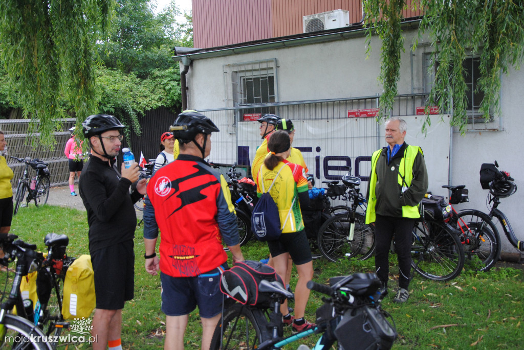Trwa rajd rowerowy z okazji 55-lecia Komisji Turystyki Kolarskiej PTTK w Kruszwicy