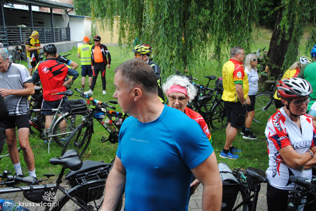 Trwa rajd rowerowy z okazji 55-lecia Komisji Turystyki Kolarskiej PTTK w Kruszwicy