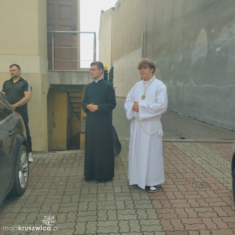 W parafii św. Teresy od Dzieciątka Jezus w Kruszwicy poświęcono pojazdy [FOTO]