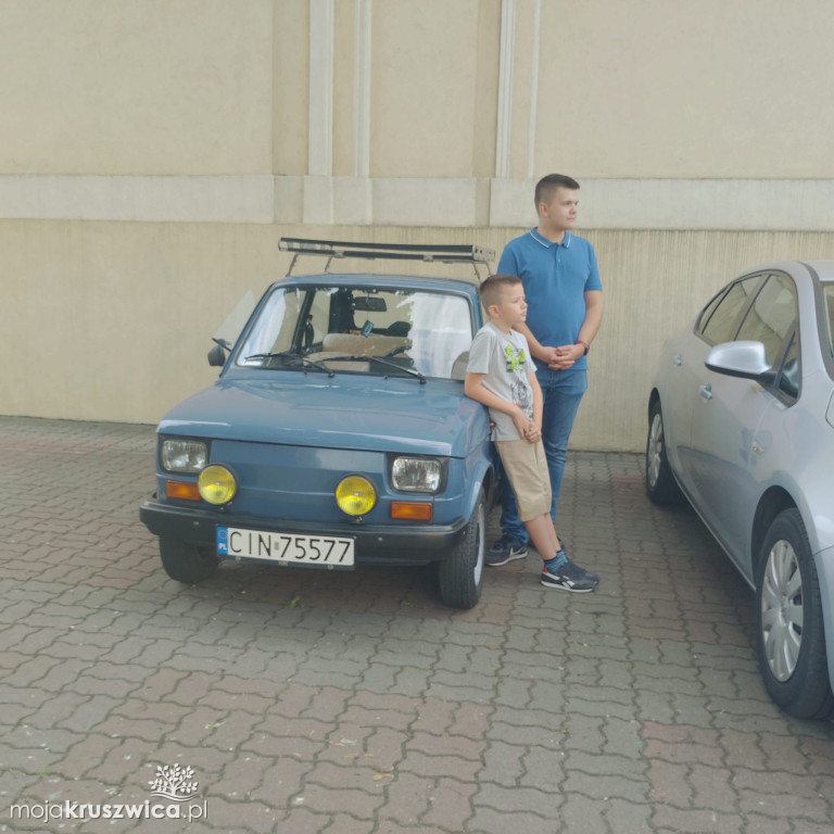 W parafii św. Teresy od Dzieciątka Jezus w Kruszwicy poświęcono pojazdy [FOTO]