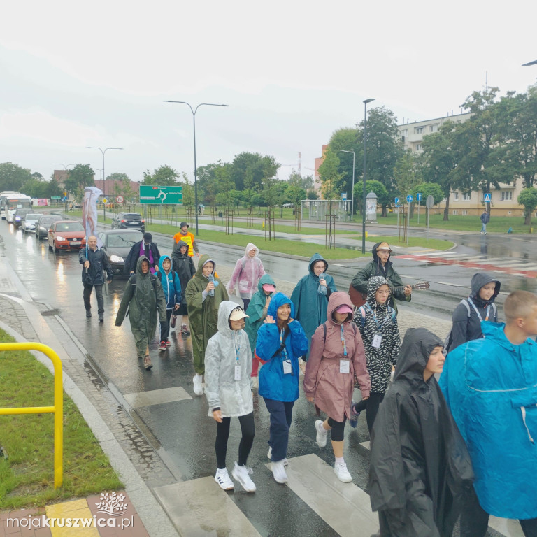 Pielgrzymka z Kruszwicy wyruszyła na Jasną Górę [ZDJĘCIA]