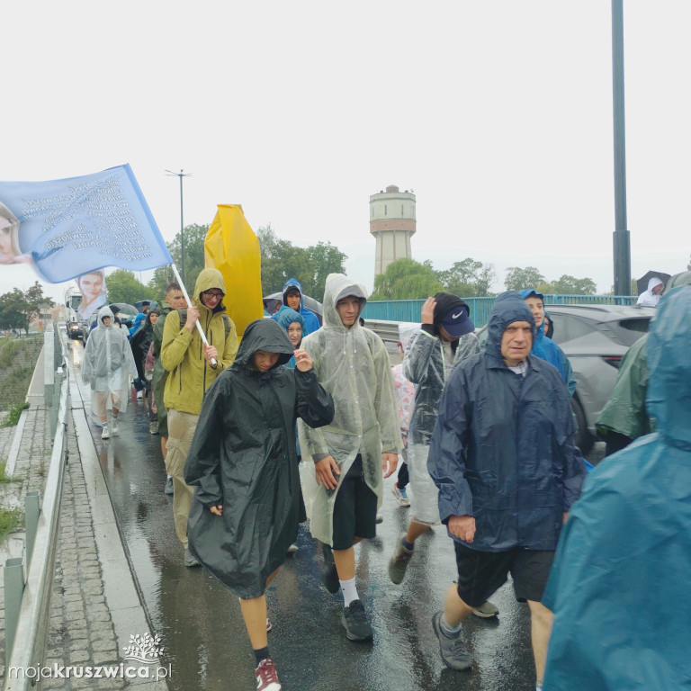Pielgrzymka z Kruszwicy wyruszyła na Jasną Górę [ZDJĘCIA]