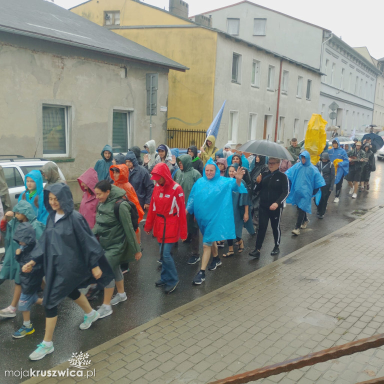 Pielgrzymka z Kruszwicy wyruszyła na Jasną Górę [ZDJĘCIA]