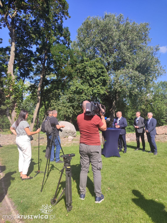 Zdjęcia z podpisania umów na przejęcie działek pod Mysią Wieżą [FOTO]