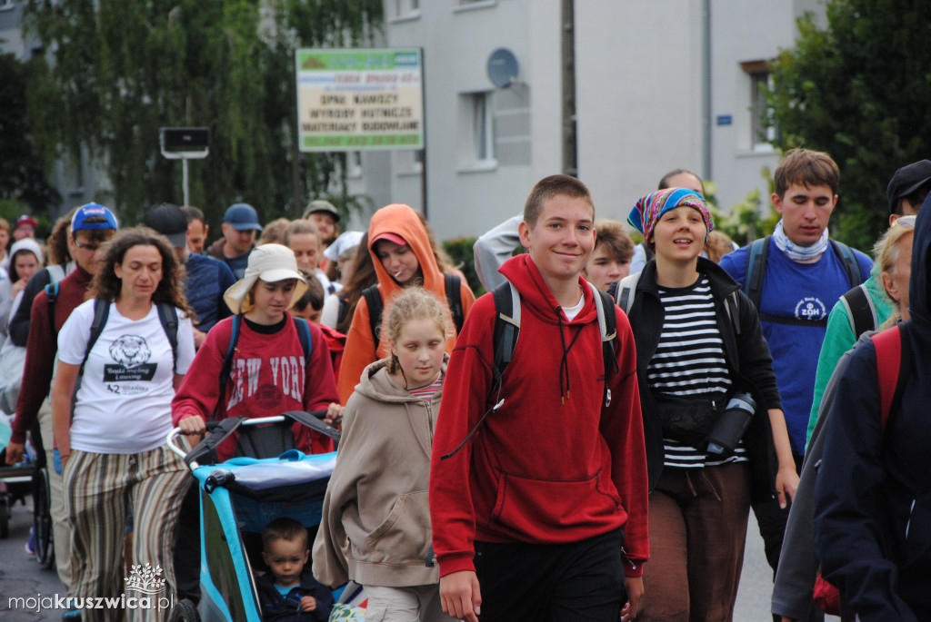 Pielgrzymi wyruszyli z parafii św. Teresy od Dzieciątka Jezus w Kruszwicy