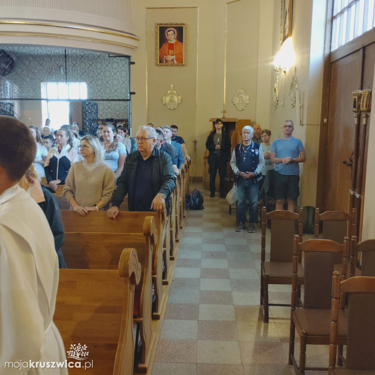 Pielgrzymi wyruszyli z parafii św. Teresy od Dzieciątka Jezus w Kruszwicy