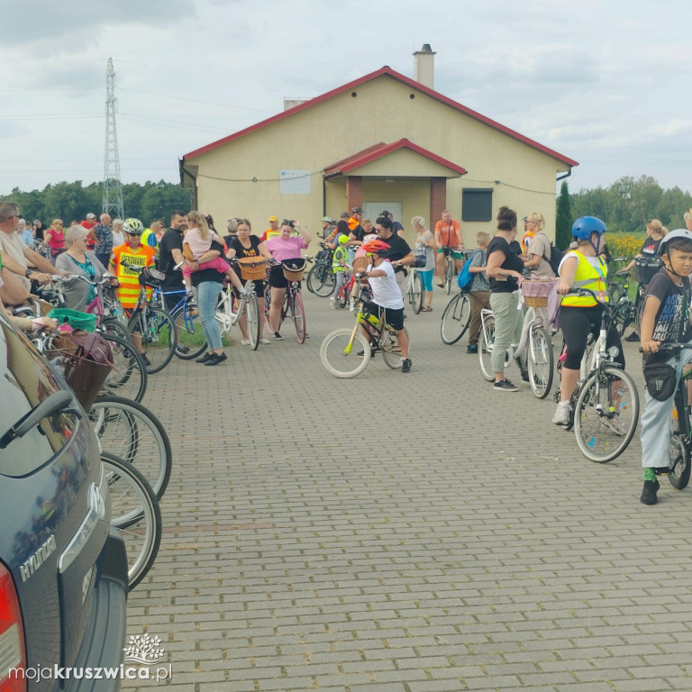 Dni Kobylnik: Popołudniu ruszył rajd rowerowy z udziałem mieszkańców [FOTO]