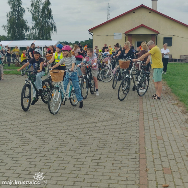 Dni Kobylnik: Popołudniu ruszył rajd rowerowy z udziałem mieszkańców [FOTO]