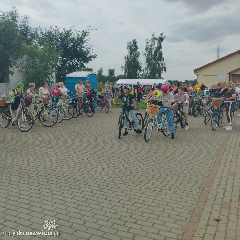 Dni Kobylnik: Popołudniu ruszył rajd rowerowy z udziałem mieszkańców [FOTO]
