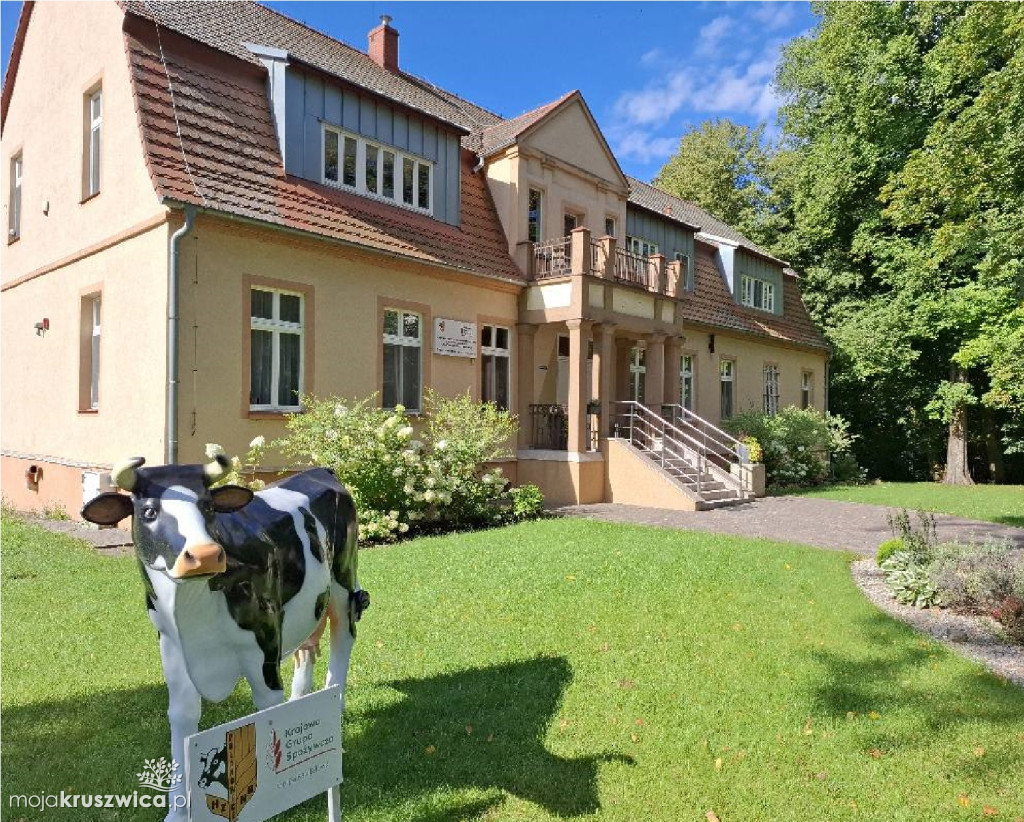 HZiNR Polanowice z nową atrakcją przed biurem